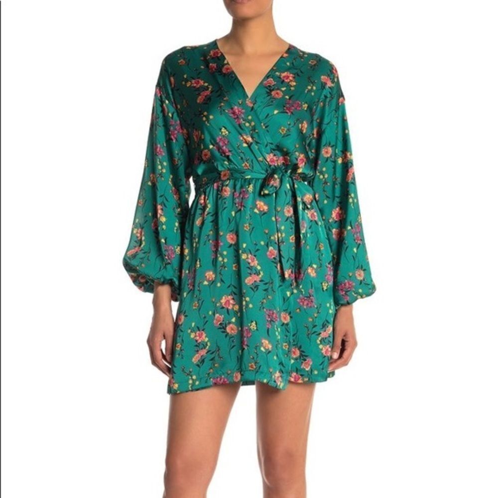 Women's SOCIALITE Green Floral WRAP DRESS M Medium Silky Cottagecore Wedding